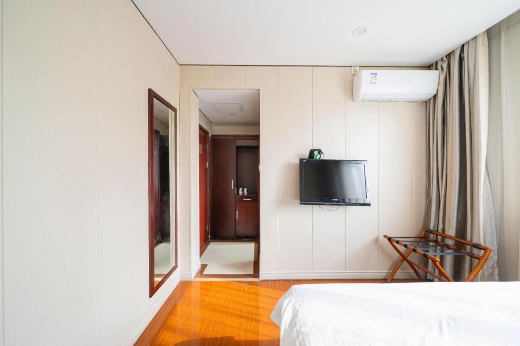 Greentree Alliance Railway Station Qiujiang Road Hotel